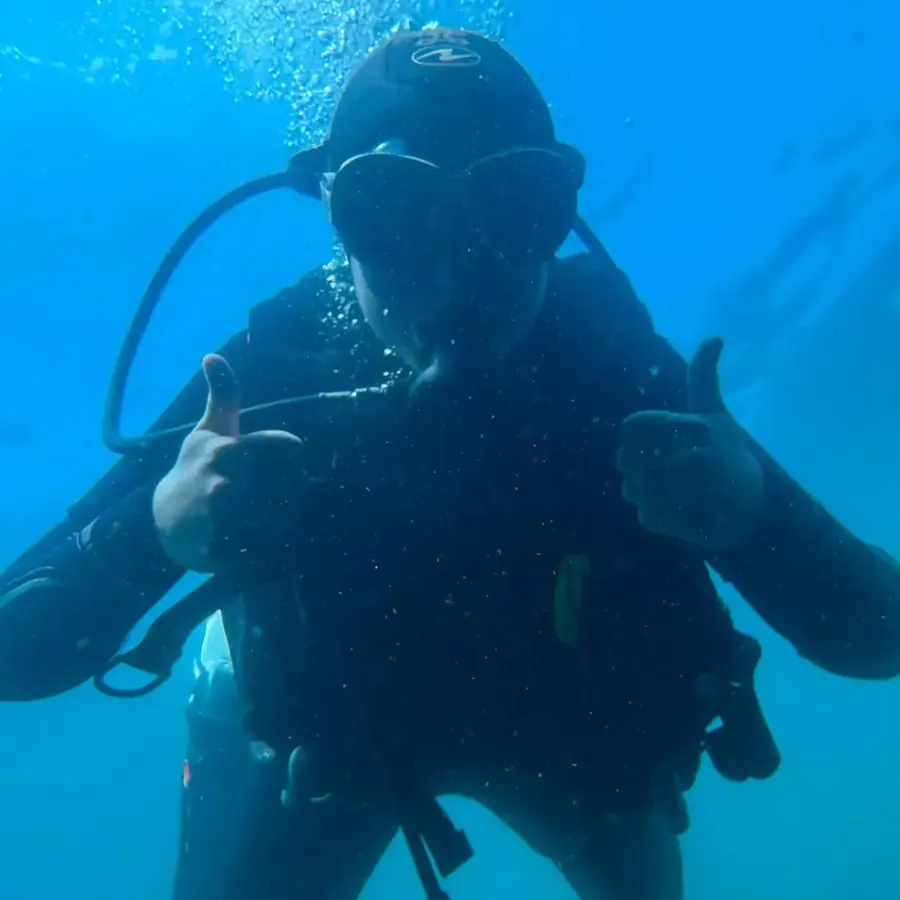 Plongeur en exploration sous-marine