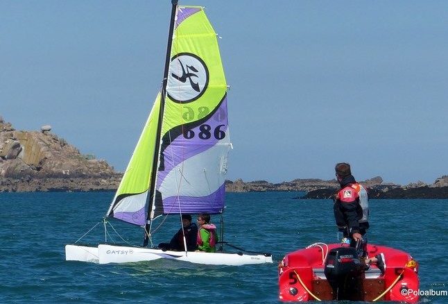 Stage de voile en catamaran enfant Catsy – Plage du Kelenn à Carantec Stage de voile en catamaran enfant Catsy - Plage du Kelenn à Carantec