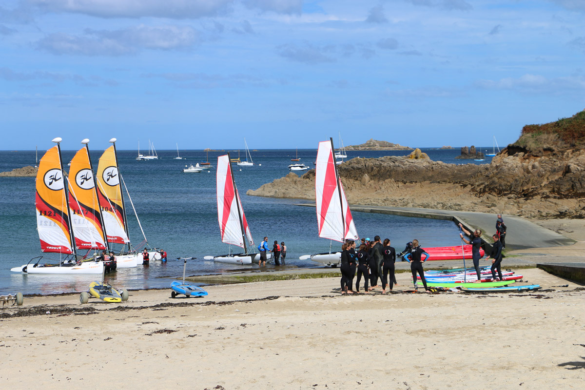 Acceuil de groupe – Voile, kayak, stand up paddle – Plage du Kelenn Acceuil de groupe - Voile, kayak, stand up paddle - Plage du Kelenn