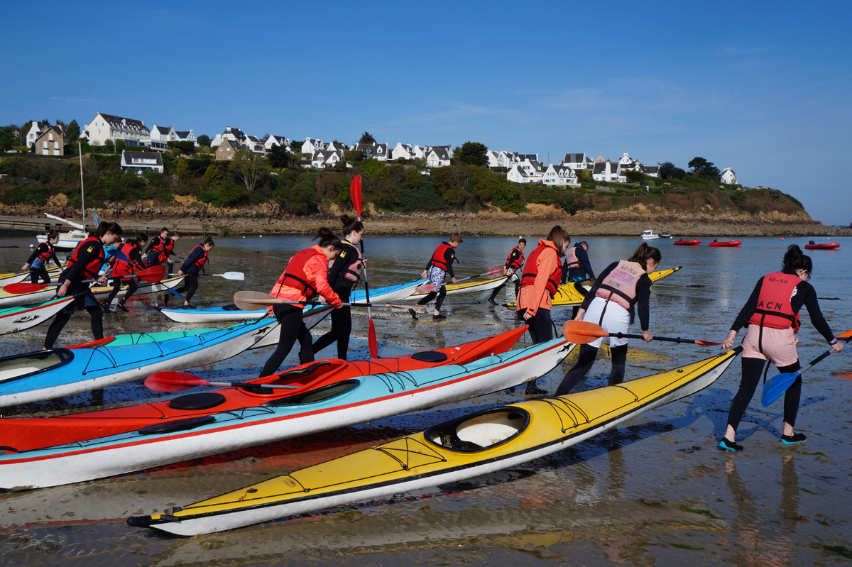 Accueil scolaire – Cycle multi activité voile et kayak – Collège – Plage du Kelenn Accueil scolaire - Cycle multi activité voile et kayak - Collège - Plage du Kelenn