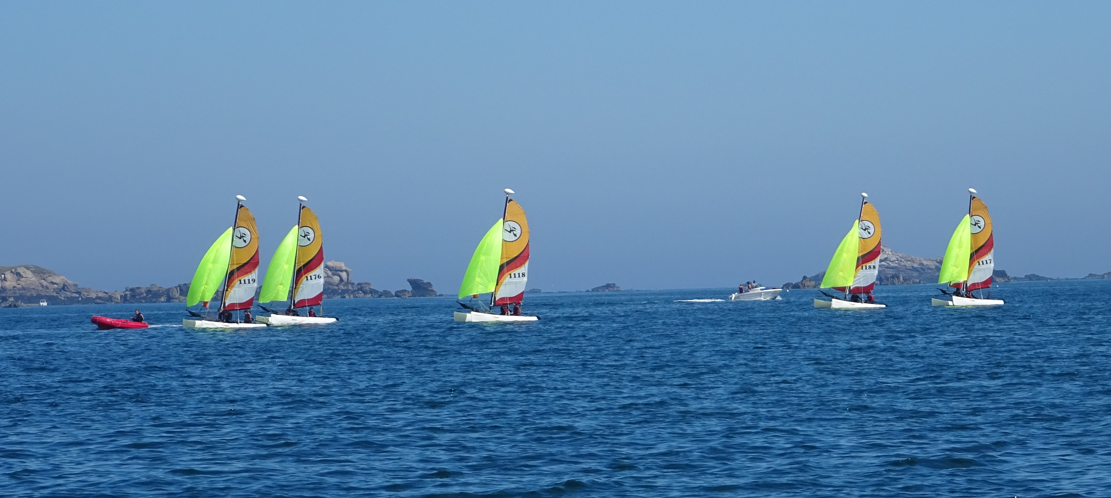 Catamaran Hobie T1 en Baie de Morlaix – Finistère Nord Catamaran Hobie T1 en Baie de Morlaix - Finistère Nord